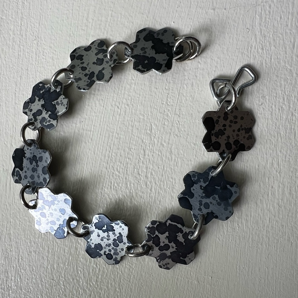 Anodized aluminum bracelet-7”